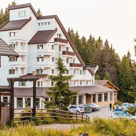 Hotel Alpin Rarau Câmpulung Moldovenesc Exteriör bild
