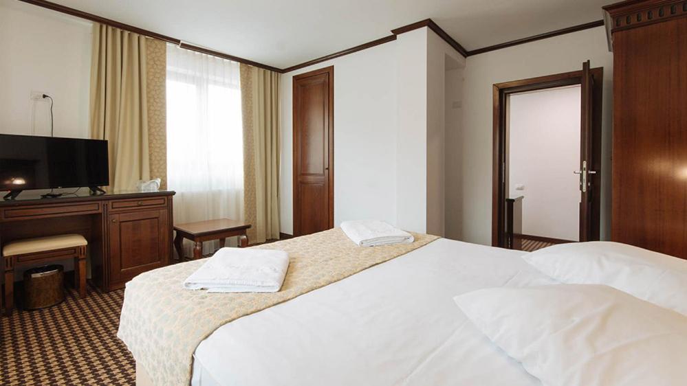 Hotel Alpin Rarau Câmpulung Moldovenesc Exteriör bild