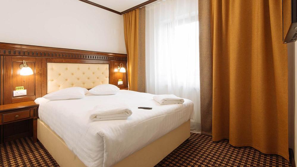 Hotel Alpin Rarau Câmpulung Moldovenesc Exteriör bild